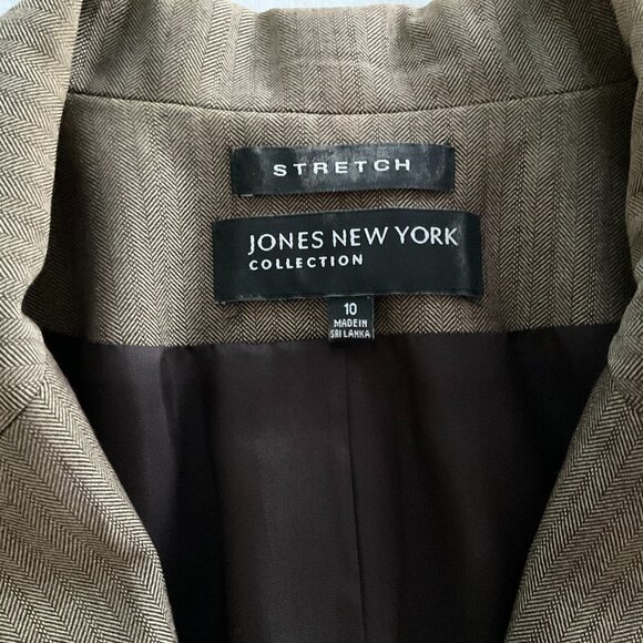 Jones NY Brown blend 2-piece Pant Suit.  Size 10 Jacket. Size 12 Pants. - Picture 7 of 12